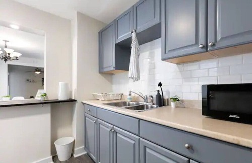 Walkerville House | 5bd/2Ba Walkerville Suite - mins to DT, WIFI