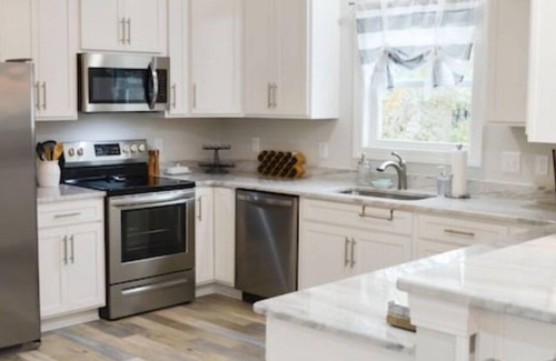 Crescent Beach House | 5BD&4BA Private Pool&HotTub, just steps from the beach! Sleeps 14