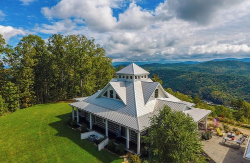 Tellico Plains House | 5BD, 5 Bath - Mountaintop Mansion in the Sky