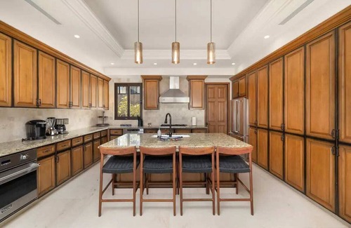 Ampliacion Juarez Apartment | 5BD Ritzy Villa 5: Ocean Views & Pool