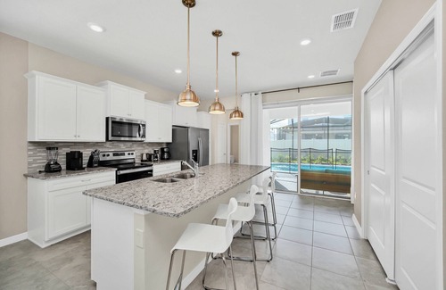 Davenport Resort | 5BD Windsor Island near Disney (WI 3448)