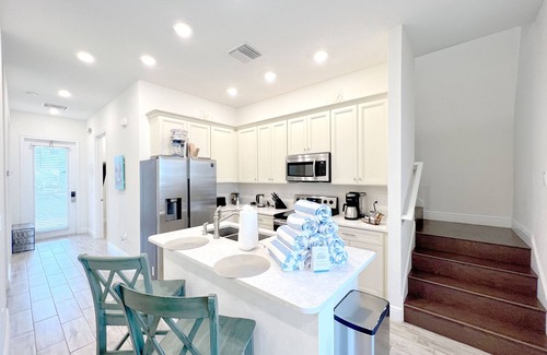 West Kissimmee Villa | 5br/5ba/5mi Disney Heated Pool/SPA Free Uber rides to parks!