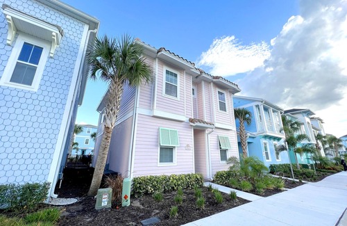 West Kissimmee Villa | 5br/5ba/5mi Disney Heated Pool/SPA Free Uber rides to parks!