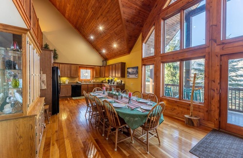 Slaty Fork Cabin | 5BR Chalet | Hot Tub Fire Pit Games 3 Kings