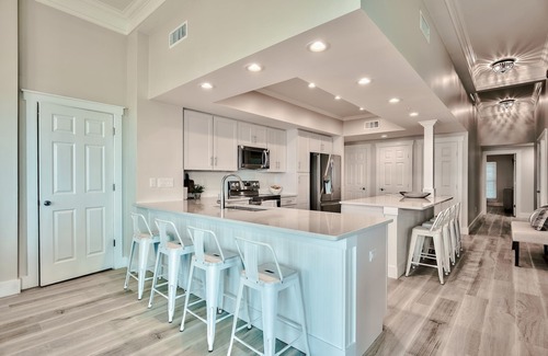 Crystal Beach Apartment | 5BR Corner Unit w/2 sets of Free Beach Service Inn at Crystal Beach 201C