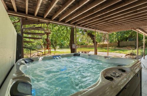 Central Oklahoma City House | 5br Getaway Near Plaza Dist Patio & Lounge #mr