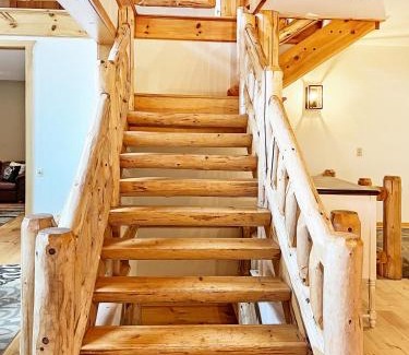 Big Bay House | 5br Lakeside Home Fishing And Pet Friendly