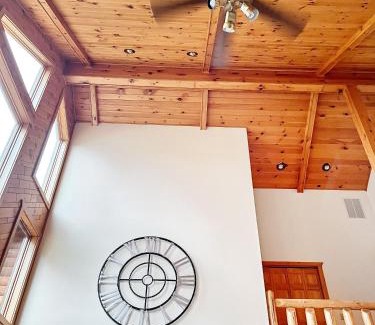 Big Bay House | 5br Lakeside Home Fishing And Pet Friendly