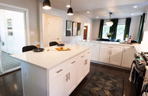 Cleveland House | 5BR| Luxury Retreat | Game Room