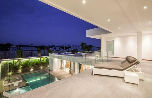Berawa Villa | 5br Marvel, 200m To Finns Beach Club Delight