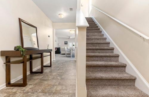 Riverdale House | 5BR Oasis with 3 Spa-Like Baths