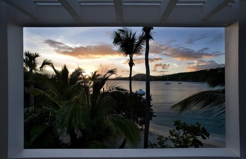 Nazareth Villa | 5BR On Secret Harbor Beach - sleeps 14!