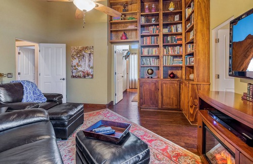 Fountain Hills House | 5BR Premium Estate ★ Pool, Jacuzzi & Waterslide!