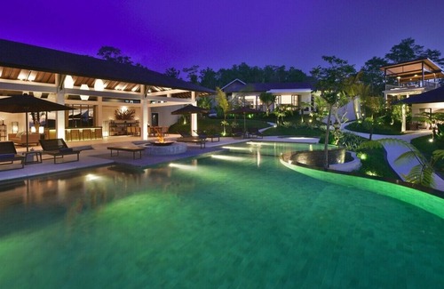 Wanagiri Villa | 5BR VILLA BALI NEAR LAKES AND FOREST