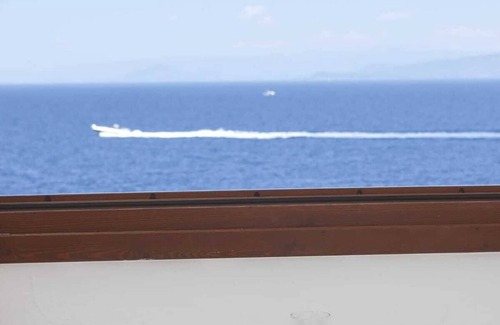 Gaios House | 5BR Villa w/Pool & Sea View near Beach