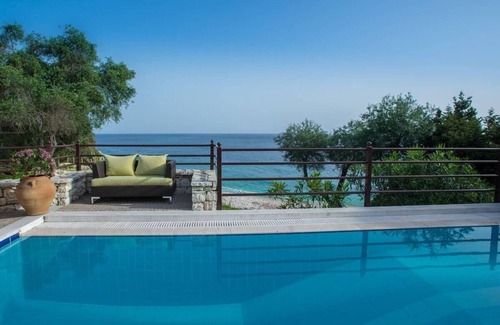 Gaios House | 5BR Villa w/Pool & Sea View near Beach