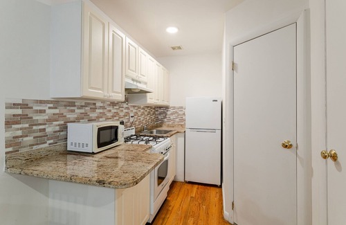 Midtown South Apartment | 5FW Chelsea Fab Studio Just for You