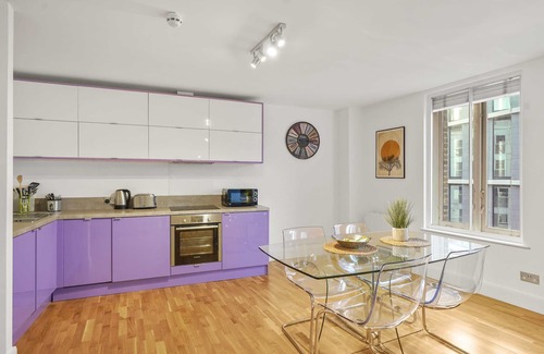 Clerkenwell Apartment | 5M sleeps 4 Exmouth Market Elizabeth line