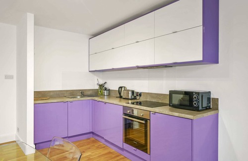 Clerkenwell Apartment | 5M sleeps 4 Exmouth Market Elizabeth line