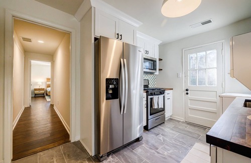 East Side House | 5min-Grant park|Fenced Yard|Parking|Fire Pit&BBQ