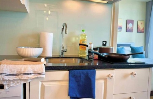 Sukhumvit Apartment | 5min»Terminal21/BTS/MRT,Kitchen,500Mbps+NFlix+2TVsnn