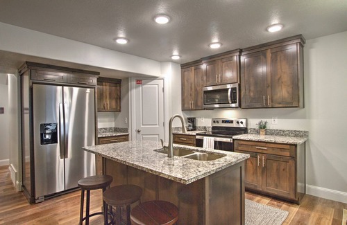 Garden City House | 5min to downtown, BBQ, FAST wifi, games, bunk room, in the heart of Bear Lake - 260