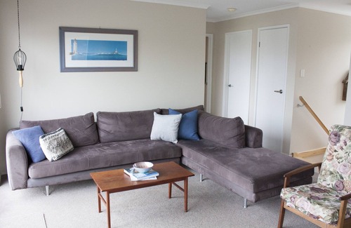 Cape Paterson House | 5min walk to beach, pub & Cafe| Ideal for Families | Free WiFi