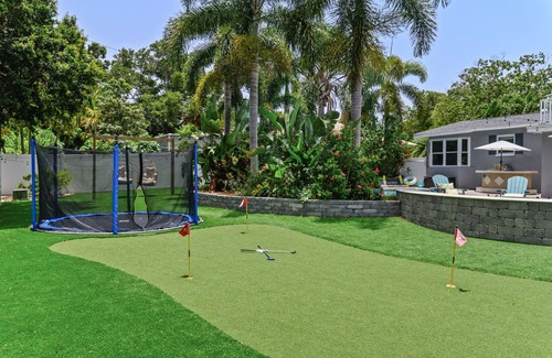 Largo House | 5Mins 2 Beach~HeatedPool~Trampoline~HotTub~Theater