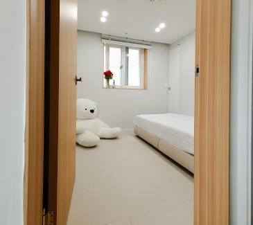 Sinchon-dong Villa | 5mins to Hongdae, Sinchon - new Two rooms