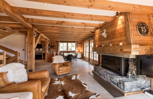 Servoz Ski Chalet | 5star Chamonix Valley luxury chalet breathtaking views of Mt-Blanc for 14 people