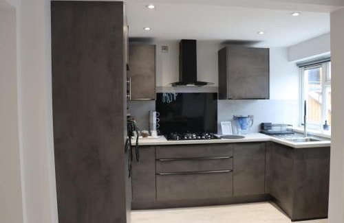 Bilston House | 5star Family Retreat Near Alton & Drayton Manor