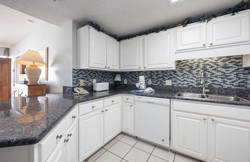 Orange Beach East Condo | 5th Floor 2 Bedroom! Phoenix 10!