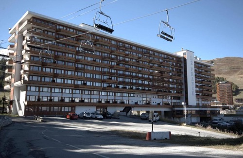 Plagne Centre Apartment | 5th floor, view mountain, balcony, tv, ski locker, 16m², La Plagne