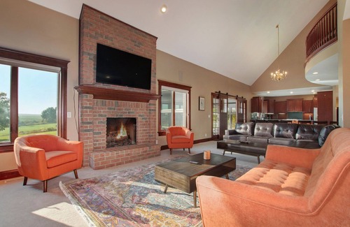 Hamilton House | 6,000 SqFt -10 Acres, Basketball Court, Game Room, Heated Pool, Arcades,Privacy!