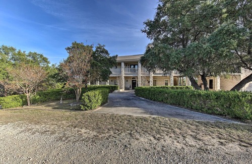 Wimberley House | 6,000-Square-Foot Wimberley Home w/ Private Pool!