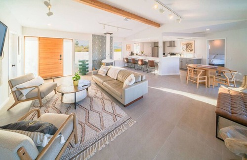 Joshua Tree House | 6.5 Acre Private Oasis w/Hot Tub bordering park