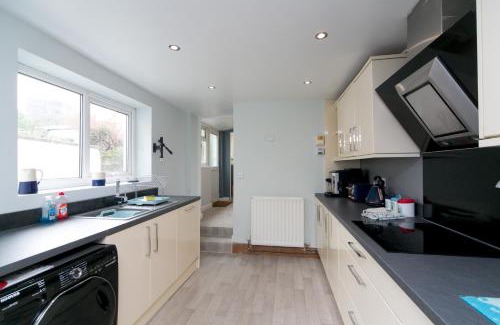 Criccieth House | 6 Afallon, Beachside holiday house