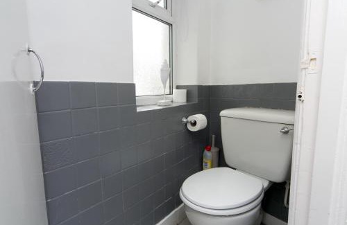 Criccieth House | 6 Afallon, Beachside holiday house