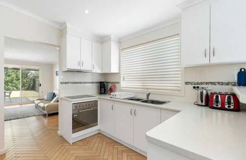 Encounter Bay House | 6 Ainslie Roberts Drive, Encounter Bay
