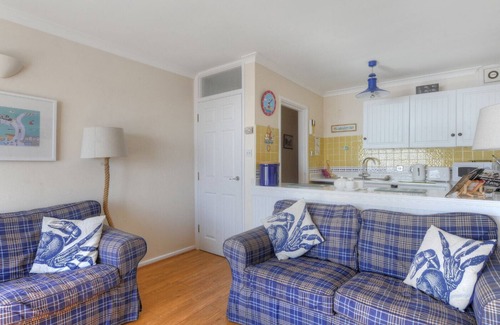 Lyme Regis Cottage | 6 BAY VIEW COURT, family friendly in Lyme Regis