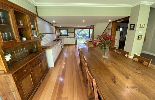 Bowral House | 6 Bed, 4 Bath, 3 Level Renovated Barn, 1400m to Bowral Centre, 320m2, Peaceful