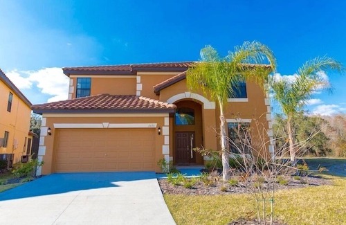 Kissimmee House | 6 bed , 5 .5 baths - 4 on-suites ! -WIFI