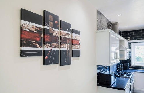 Dudley House | 6-bed House - Sleeps 13 - Families & Contractors