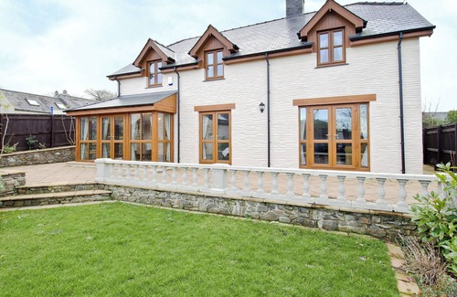Aberaeron Cottage | 6 bedroom accommodation in Aberaeron