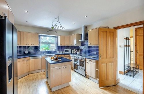 Spilsby Cottage | 6 bedroom accommodation in Orby, near Skegness