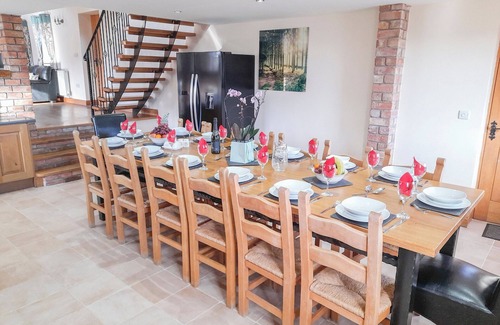 Newtown Cottage | 6 bedroom accommodation in Newtown