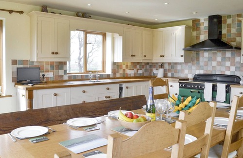 Newtown Cottage | 6 bedroom accommodation in Aberhafesp, near Newtown