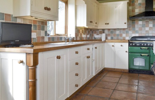 Newtown Cottage | 6 bedroom accommodation in Aberhafesp, near Newtown