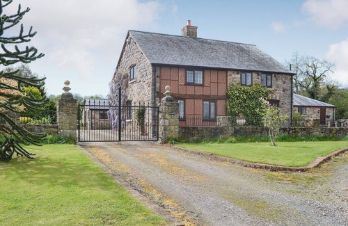 Weston Rhyn Cottage | 6 bedroom accommodation in Weston Rhyn, near Oswestry