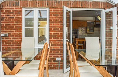 Hook Cottage | 6 bedroom accommodation in Hook